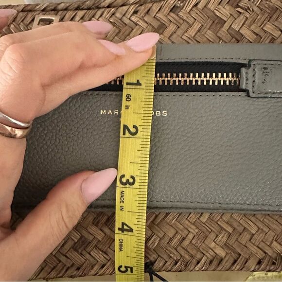 Marc Jacobs Gotham Leather Wallet - Picture 15 of 15